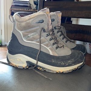 Columbia Omni-Heat 200 grams Hiking Boots